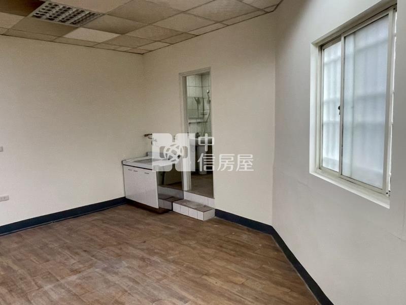 ●南榮路三坑站牌旁公寓房屋室內格局與周邊環境