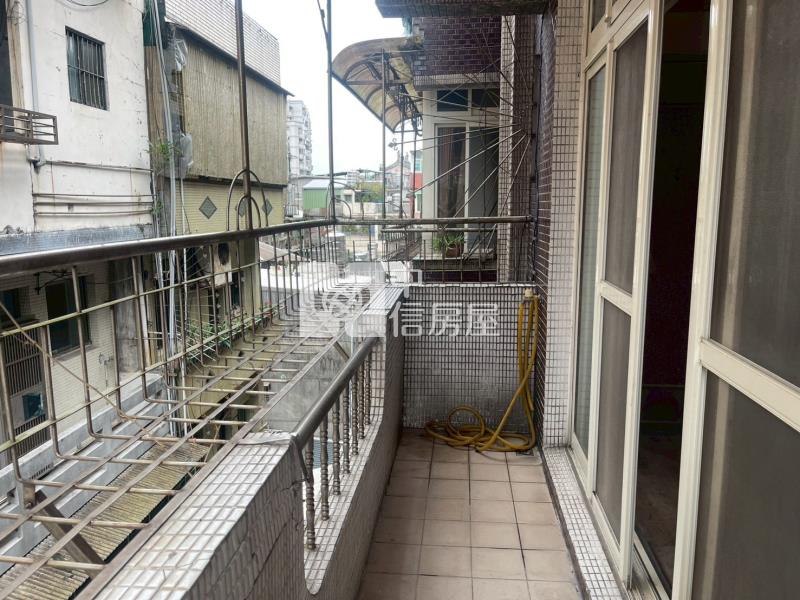 ●南榮路三坑站牌旁公寓房屋室內格局與周邊環境