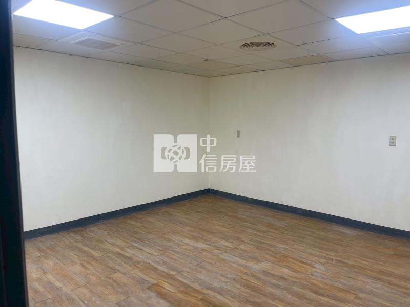 ●南榮路三坑站牌旁公寓房屋室內格局與周邊環境