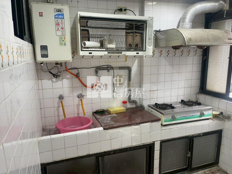 ●南榮路三坑站牌旁公寓房屋室內格局與周邊環境