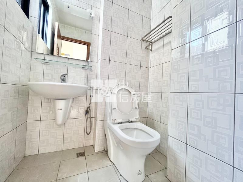 南屯精科全新雙車邊間美墅房屋室內格局與周邊環境