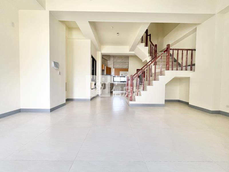 南屯精科全新雙車邊間美墅房屋室內格局與周邊環境