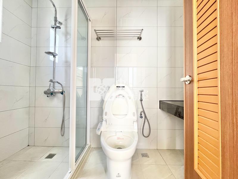 南屯精科全新雙車邊間美墅房屋室內格局與周邊環境