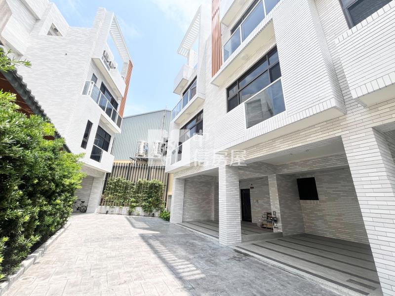 南屯精科全新雙車邊間美墅房屋室內格局與周邊環境