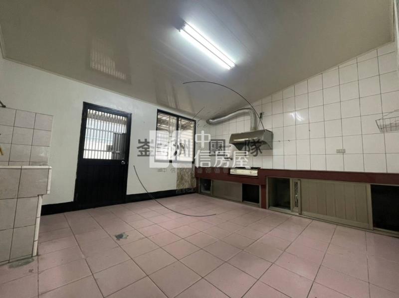 博愛國小旁都計內農舍房屋室內格局與周邊環境