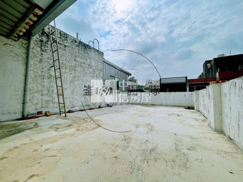 博愛國小旁都計內農舍房屋室內格局與周邊環境