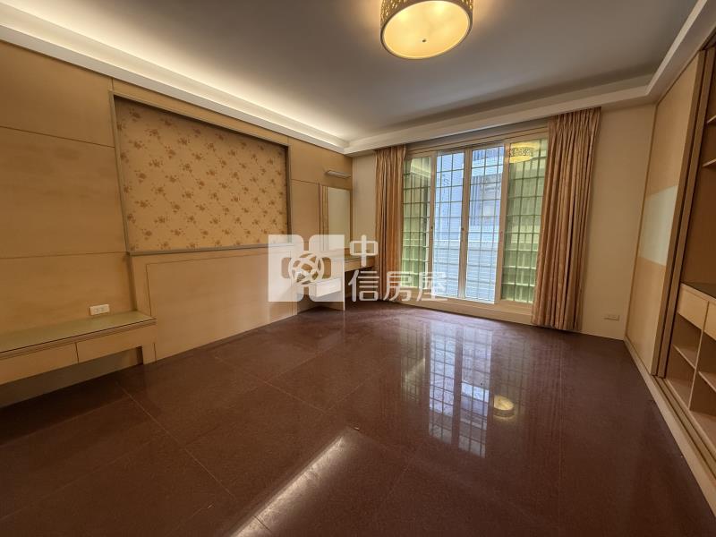 中壢體育園區5房雙車美別墅房屋室內格局與周邊環境