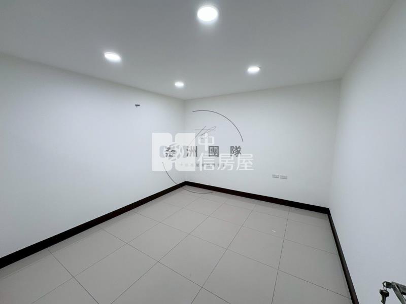 龍潭潛龍國小前院停車美透天房屋室內格局與周邊環境