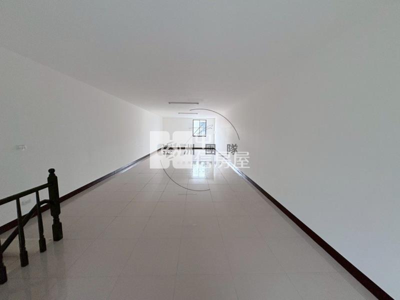 龍潭潛龍國小前院停車美透天房屋室內格局與周邊環境