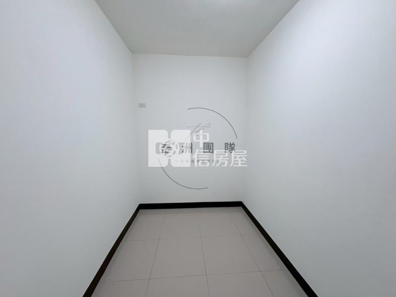 龍潭潛龍國小前院停車美透天房屋室內格局與周邊環境