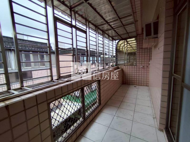 梅園社區整新3層樓透天+地下室平車房屋室內格局與周邊環境