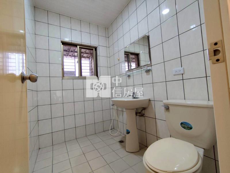 梅園社區整新3層樓透天+地下室平車房屋室內格局與周邊環境