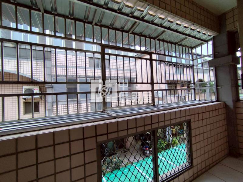 梅園社區整新3層樓透天+地下室平車房屋室內格局與周邊環境