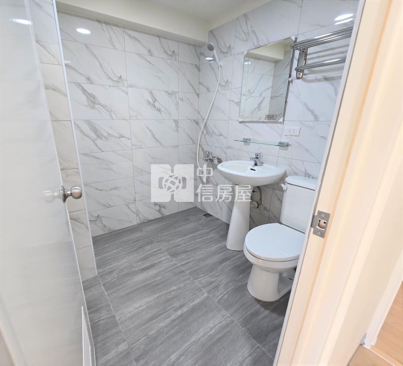 文心國小2房車位美廈房屋室內格局與周邊環境