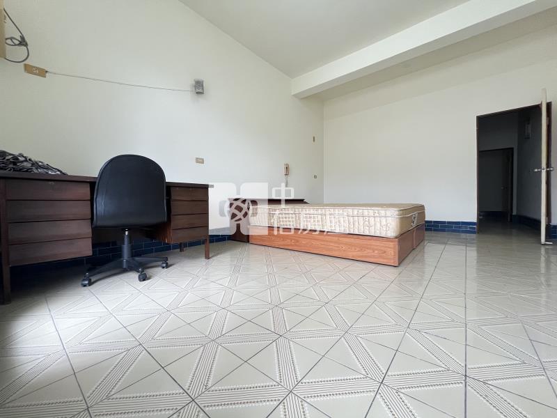 專約岡山蛋黃區超值車墅房屋室內格局與周邊環境