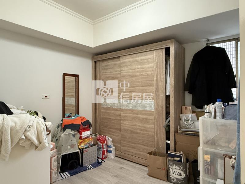 【首購必看】梅川旁兩房｜雙面採光帝王戶｜精裝修無限視野房屋室內格局與周邊環境