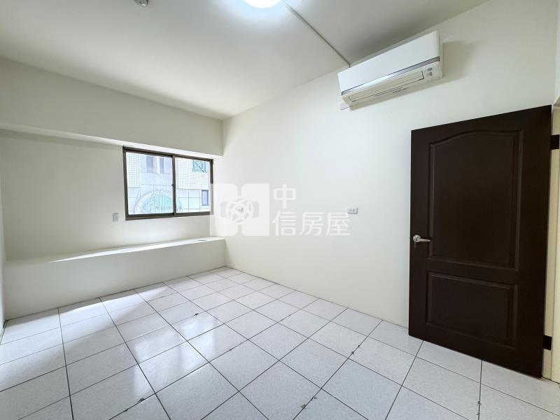 松竹稀有邊間7.5米大面寬樓店附大平車房屋室內格局與周邊環境