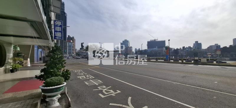 愛河第一排辦公住家房屋室內格局與周邊環境