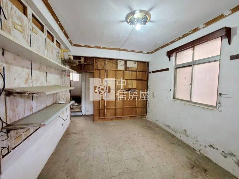 大溪介壽路旁崎頂邊間透天房屋室內格局與周邊環境