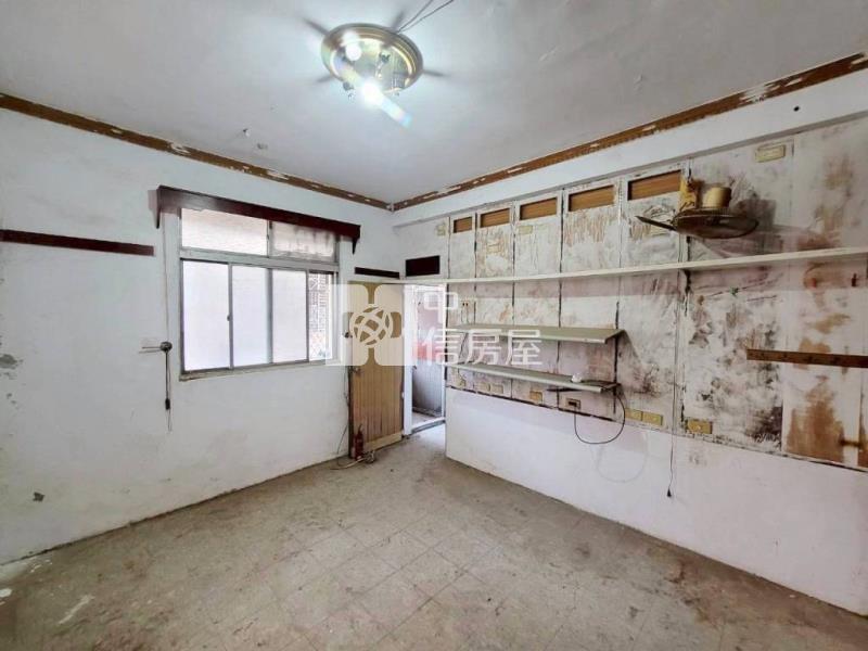 大溪介壽路旁崎頂邊間透天房屋室內格局與周邊環境