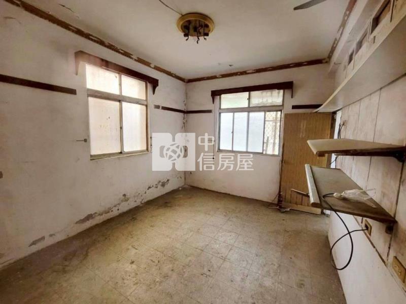 大溪介壽路旁崎頂邊間透天房屋室內格局與周邊環境