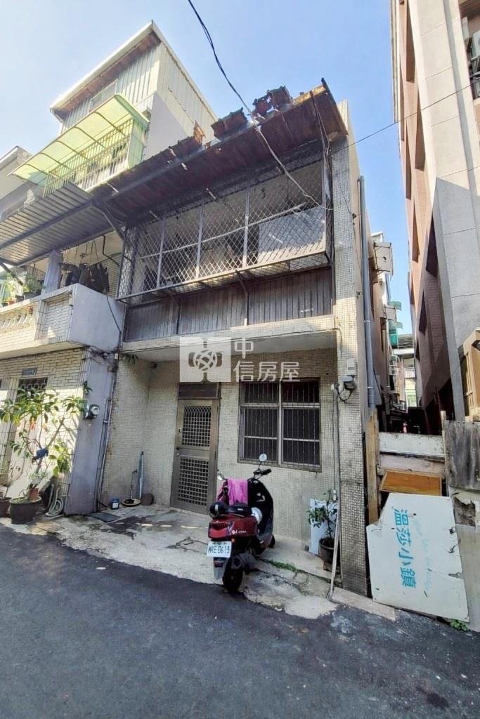 大溪介壽路旁崎頂邊間透天房屋室內格局與周邊環境