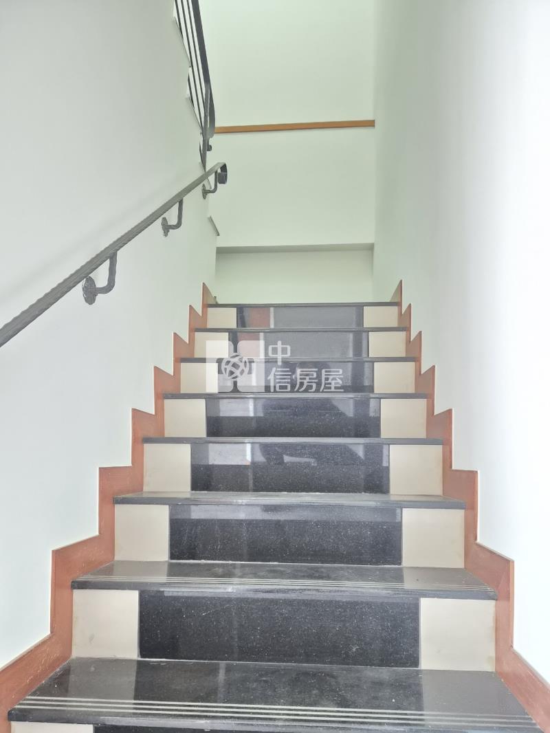 老爺官邸尊榮世襲雙車房屋室內格局與周邊環境