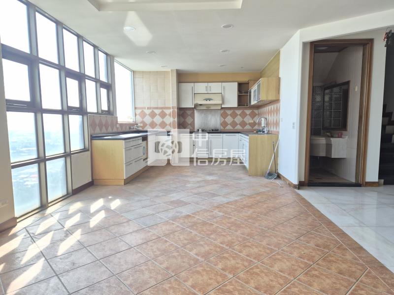 老爺官邸尊榮世襲雙車房屋室內格局與周邊環境