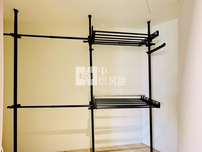 寓見幸福3B全新整理3套房附平車房屋室內格局與周邊環境