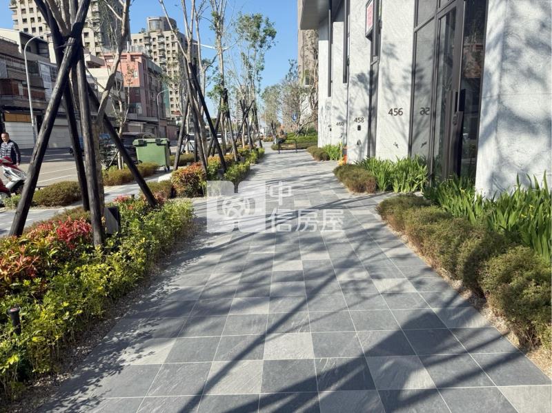 國泰美禾三房連號雙平面車位房屋室內格局與周邊環境