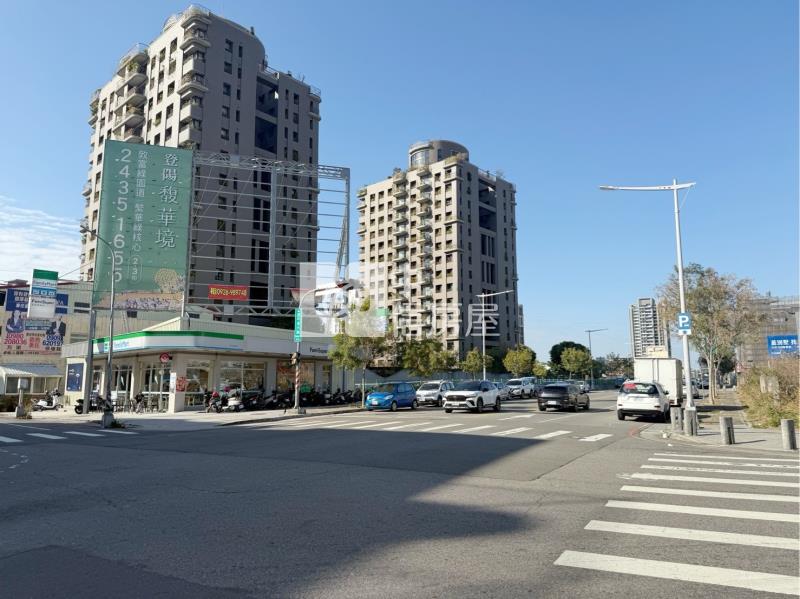 國泰美禾三房連號雙平面車位房屋室內格局與周邊環境