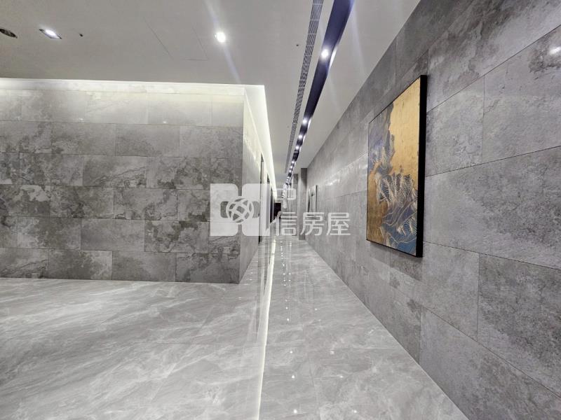 新左營華友聯景觀平車宅房屋室內格局與周邊環境