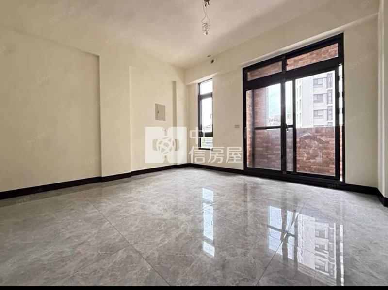 平鎮平興國中全新漂亮電梯別墅房屋室內格局與周邊環境