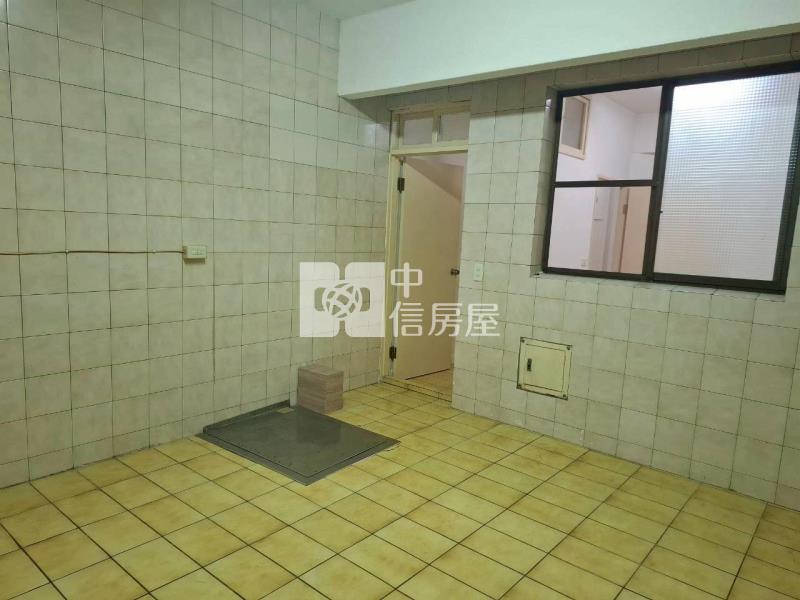 近文南公園傳統孝親車墅房屋室內格局與周邊環境