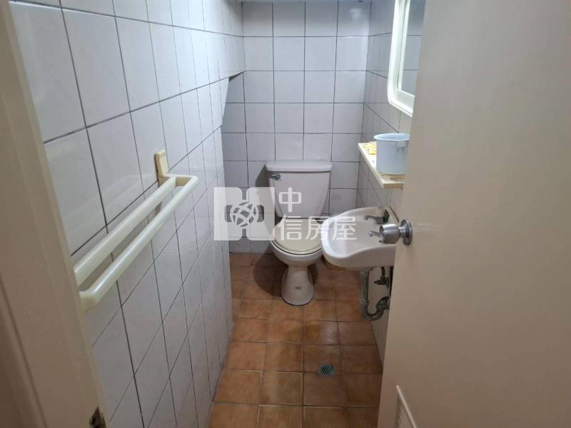 近文南公園傳統孝親車墅房屋室內格局與周邊環境