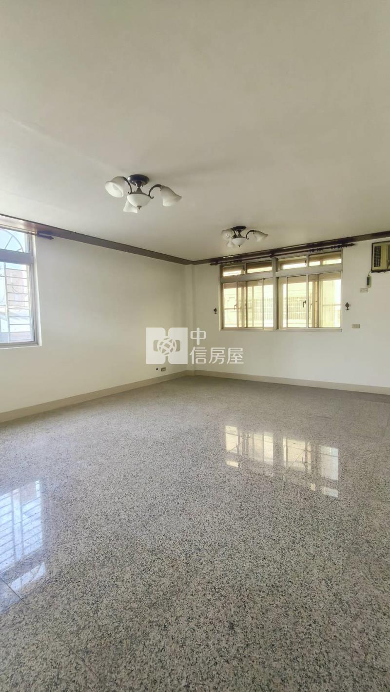 民生南路旁四車位店住房屋室內格局與周邊環境