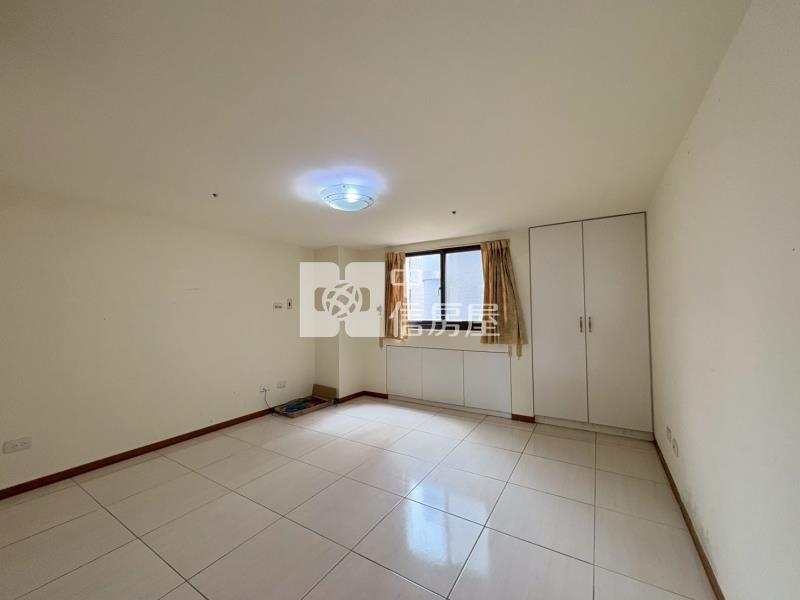 鄉林凱撒挑高樓中樓3+1房平車美屋房屋室內格局與周邊環境