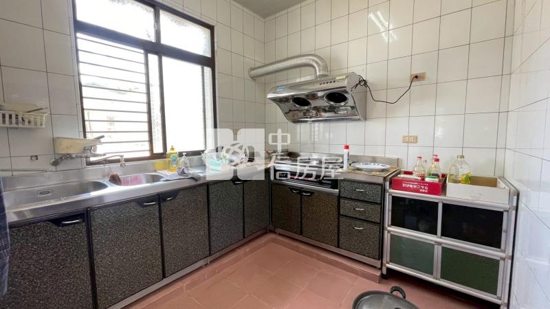 B3-3龍田好地點店面房屋室內格局與周邊環境