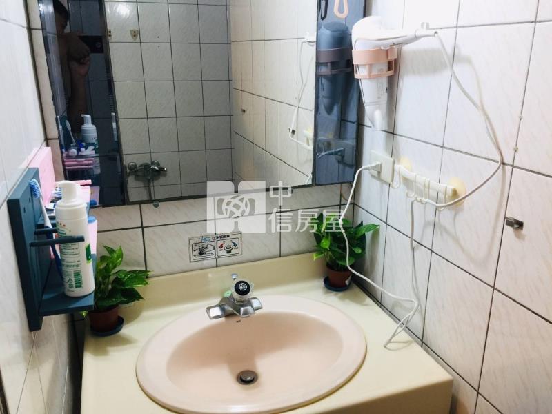 伊勢丹名人道大套房房屋室內格局與周邊環境