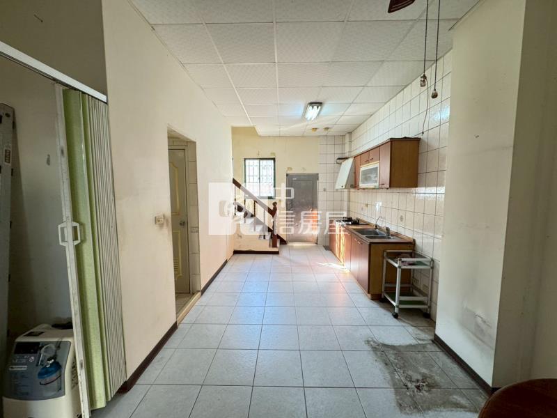 興安商圈臨路前停六房大透天房屋室內格局與周邊環境