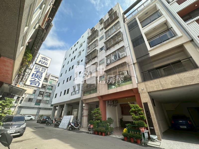 文心中清捷運站全新整理大三房房屋室內格局與周邊環境