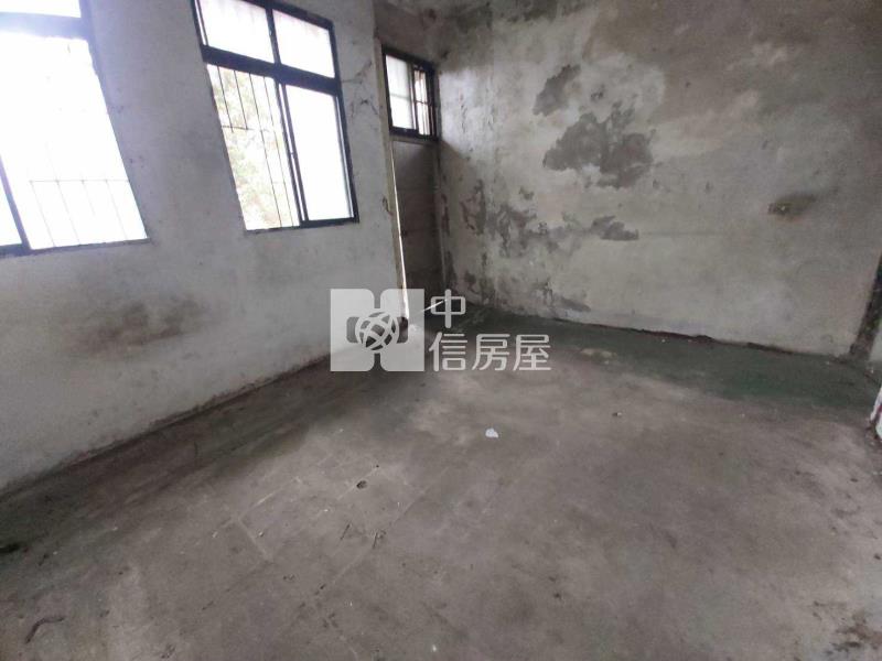 大溪市區稀有雙店面房屋室內格局與周邊環境