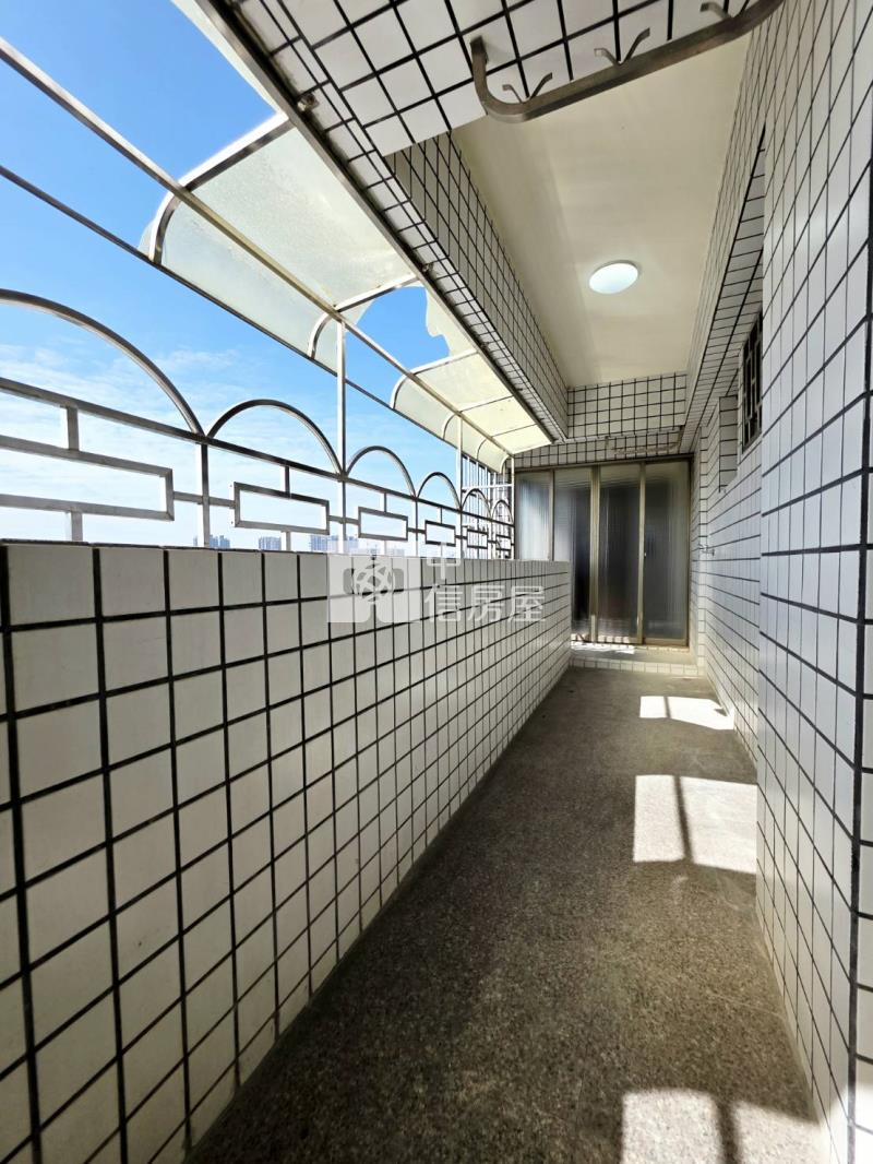 楓樹鎮平學區｜低公設邊間大三房｜南屯7字頭必看房屋室內格局與周邊環境