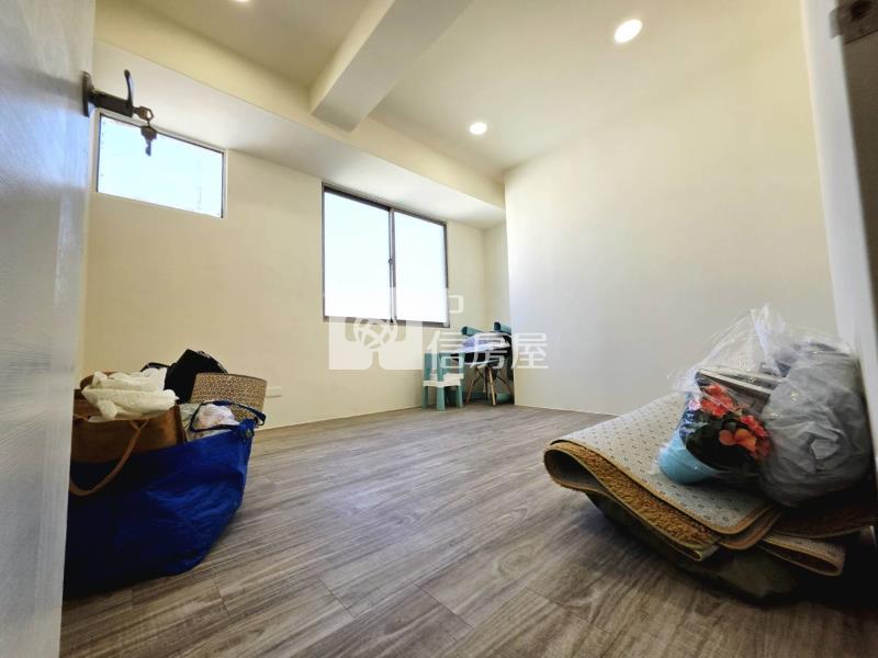 楓樹鎮平學區｜低公設邊間大三房｜南屯7字頭必看房屋室內格局與周邊環境