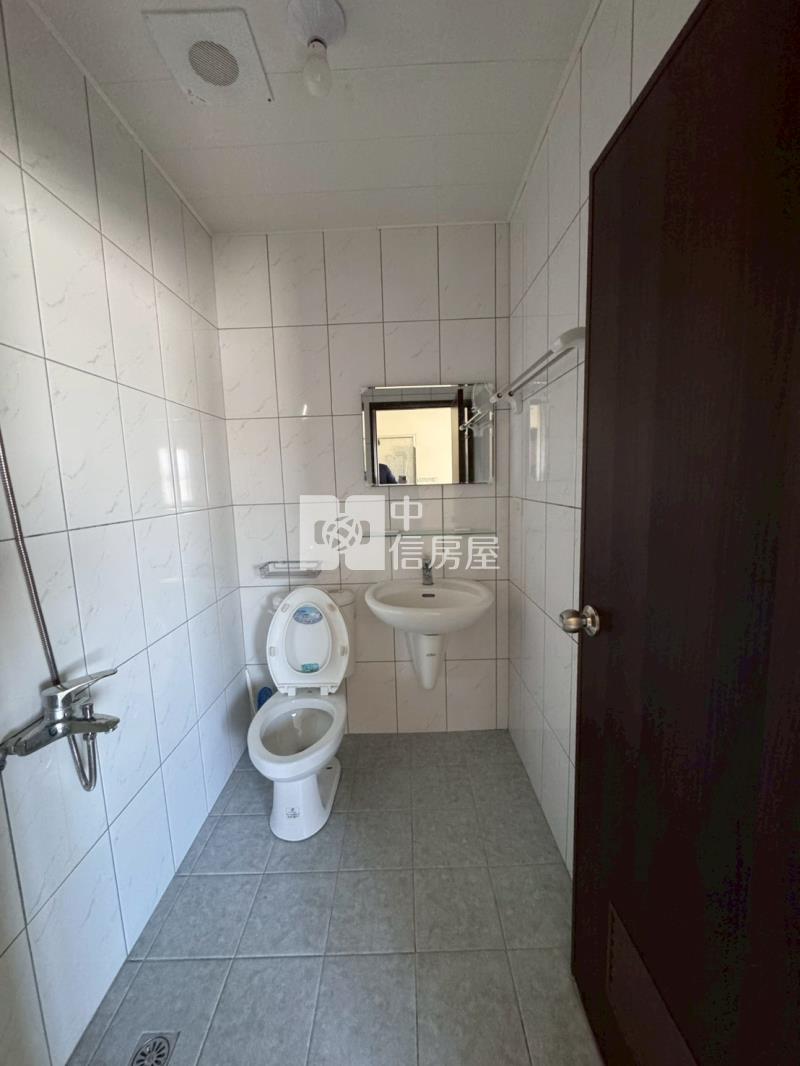 大灣透天厝房屋室內格局與周邊環境