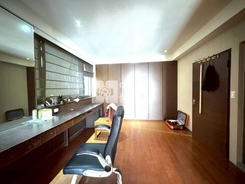 中壢區公所附近大地坪別墅房屋室內格局與周邊環境