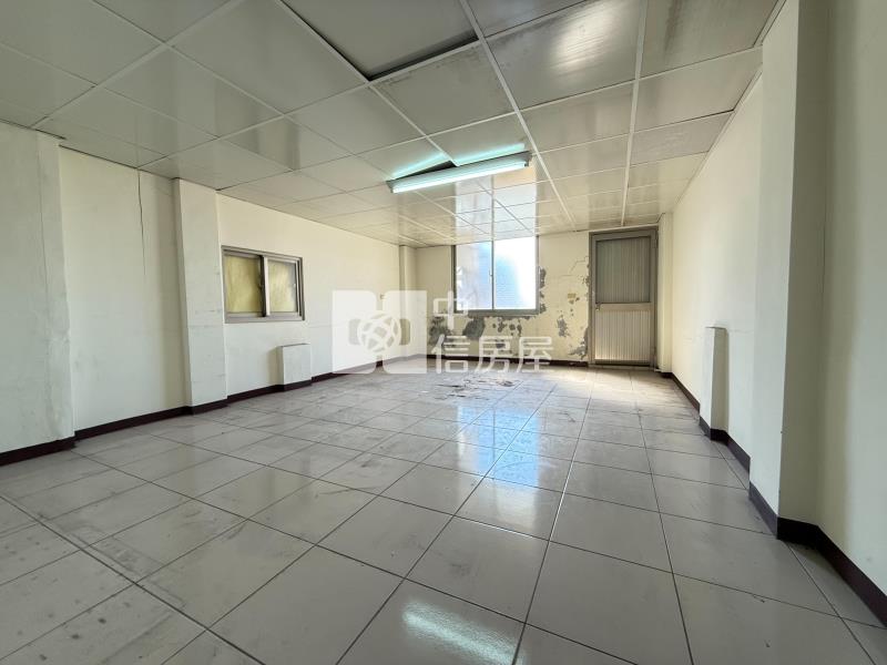 潭子中興路12米活路透天房屋室內格局與周邊環境