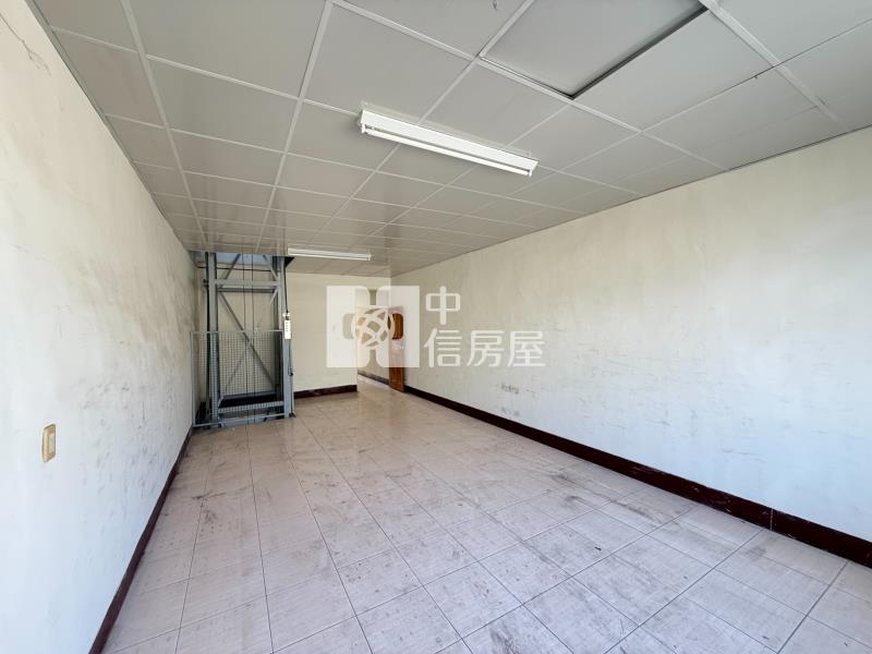 潭子中興路12米活路透天房屋室內格局與周邊環境