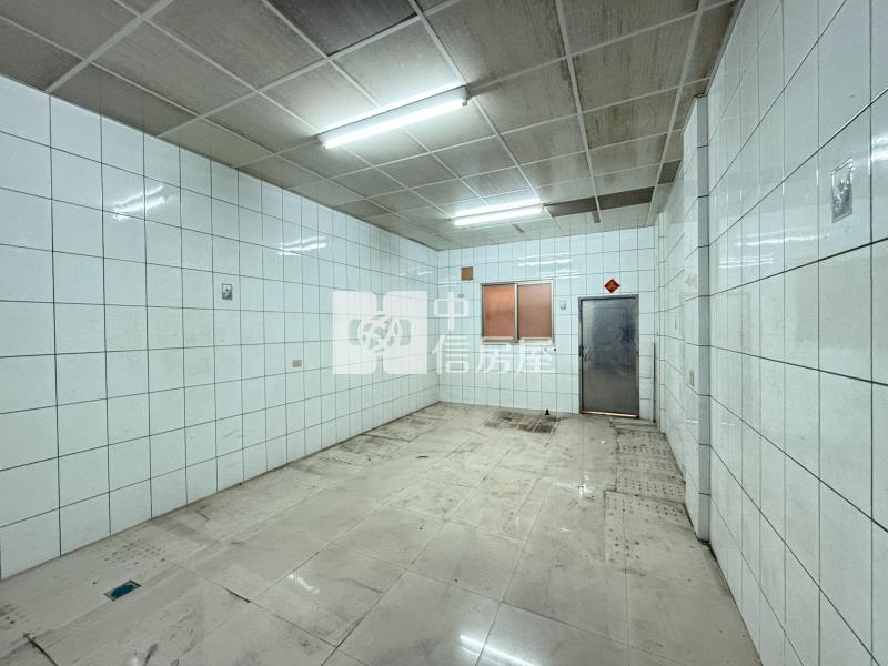 潭子中興路12米活路透天房屋室內格局與周邊環境