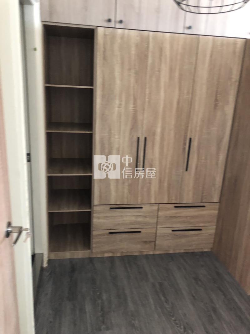 五期捷運旁次頂樓4房平車精裝戶房屋室內格局與周邊環境